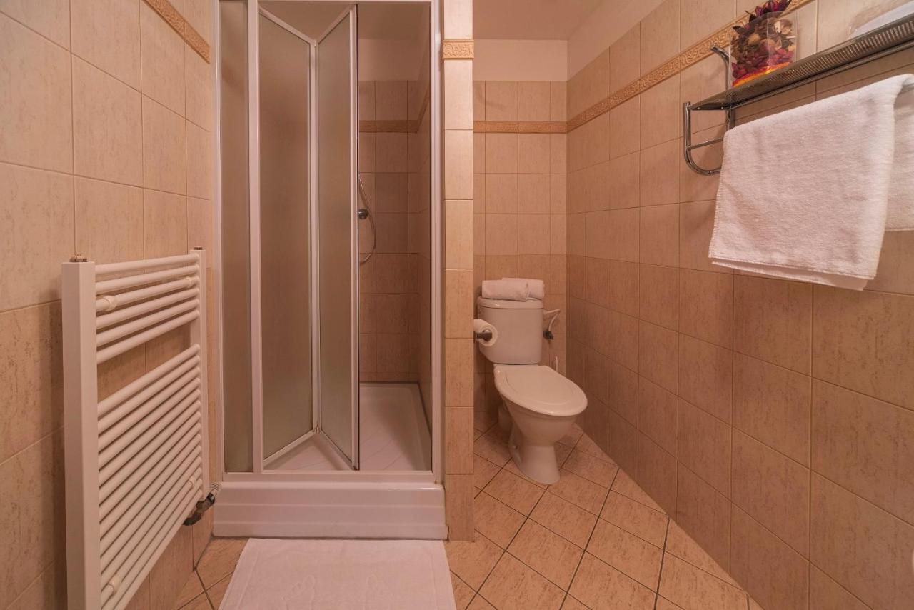 Zámecký hotel Metternich Velka Hledsebe Esterno foto